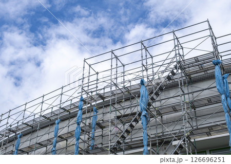 足場　青空 126696251