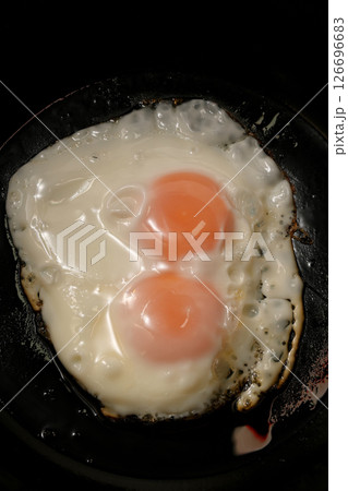 目玉焼き キッチン フライパン 目玉焼き キッチン フライパン 126696683