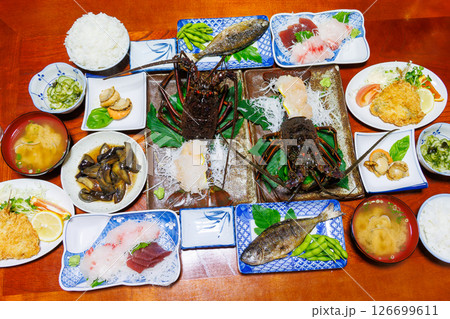 特産のイセエビがメイン。南伊豆の民宿の美味しい晩ごはん。 ヒリゾ浜中木南伊豆町伊豆半島静岡県2024 126699611