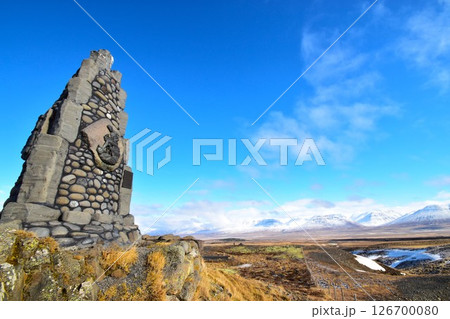 北欧・アイスランドの石碑と絶景 126700080