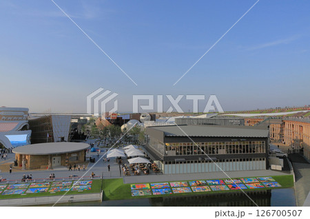 EXPO2025大阪・関西万博の大屋根リングから見る、会場南側の海岸通り周辺 126700507