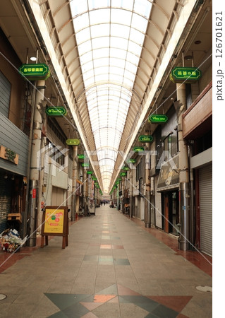 中津駅横の日之出町商店街アーケード 126701621