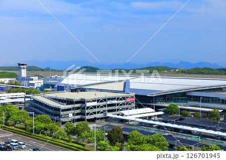 【広島県】晴天の広島空港ターミナル 126701945