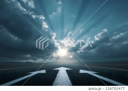 希望に向かって進む道と雲 126702477