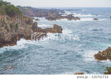 佐渡 荒天の尖閣湾 佐渡 荒天の尖閣湾 126702718