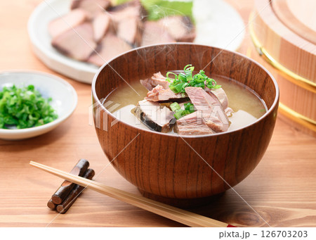 かつお生節(なまり節)の味噌汁 かつお生節(なまり節)の味噌汁 126703203