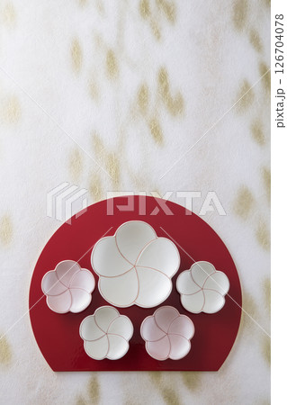お正月の和食器 お正月の和食器 126704078