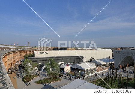 EXPO2025大阪・関西万博の大屋根リングと韓国館 EXPO2025大阪・関西万博の大屋根リングと韓国館 126706365