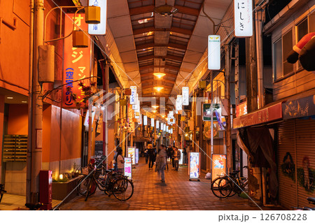 《大阪府》西成・ノスタルジックな商店街 126708228