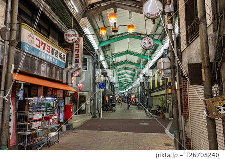 《大阪府》西成・ノスタルジックな商店街 126708240
