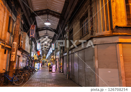 《大阪府》西成・ノスタルジックな商店街 126708254