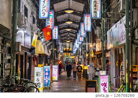 《大阪府》西成・ノスタルジックな商店街 126708260