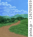 山と木々と田舎道の風景 126709859