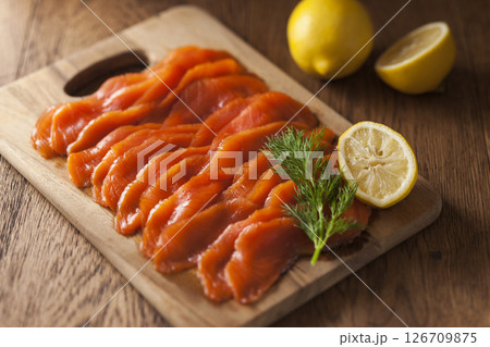 スモークサーモン スモークサーモン 126709875