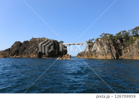 佐渡尖閣湾揚島遊園の遊仙橋(別名まちこ橋) 佐渡尖閣湾揚島遊園の遊仙橋(別名まちこ橋) 126709959