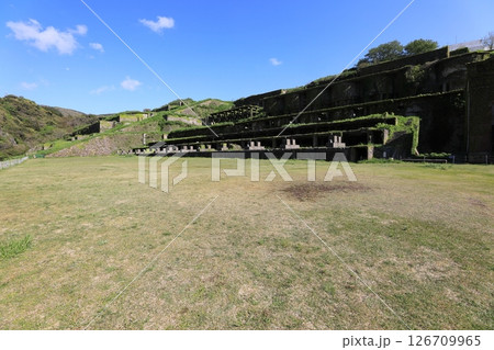 佐渡金山北沢浮遊選鉱場跡広場からの全景 126709965