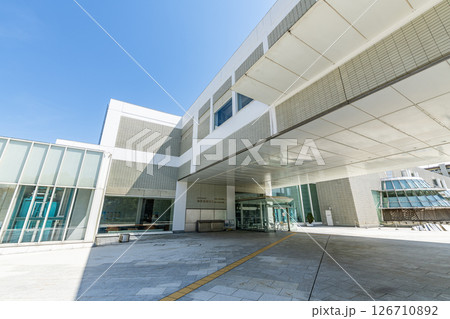 岐阜県岐阜市 快晴の岐阜県図書館 岐阜県岐阜市 快晴の岐阜県図書館 126710892