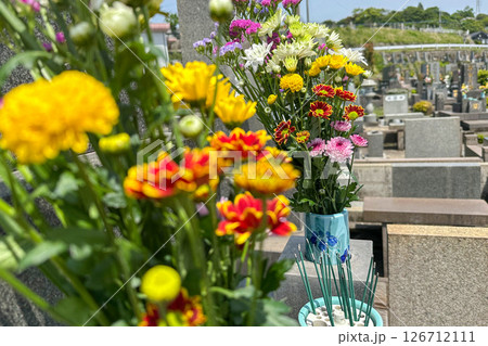 お墓参り お墓参り 126712111