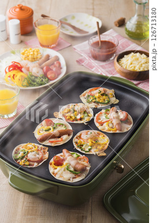 ホットプレートでミニピザ  126713180