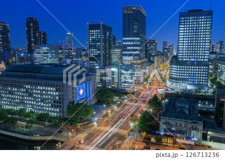 大阪御堂筋の夜景　大阪市役所と淀屋橋周辺 126713236