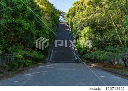 明治天皇桃山御陵の階段 126713302