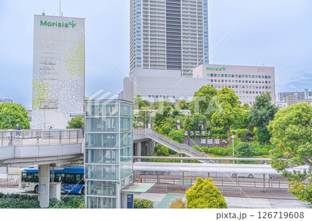 再開発計画が一時中断したJR津田沼駅前の街並み（2025年撮影） 126719608