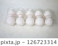 新鮮な玉子パック 白玉10個入の写真 126723314