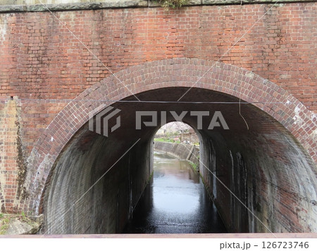 備前市三石の四列穴門よんれつあなもん、赤レンガ積みの四連アーチ橋、山陽鉄道開通時できた、土木遺産 備前市三石の四列穴門よんれつあなもん、赤レンガ積みの四連アーチ橋、山陽鉄道開通時できた、土木遺産 126723746