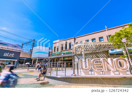 日本の東京都市景観 上野駅広小路口などを望む。新時代へ＝5月28日 126724342