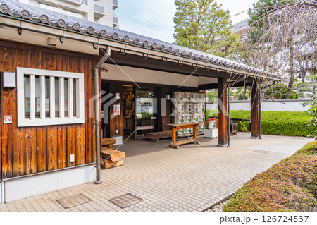 灘五郷の御影郷で営む菊正宗(キクマサ) 創業江戸万治二年 菊正宗酒造記念館 神戸市東灘区魚崎西町 灘五郷の御影郷で営む菊正宗(キクマサ) 創業江戸万治二年 菊正宗酒造記念館 神戸市東灘区魚崎西町 126724537