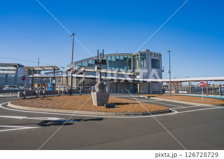 磐田市にあるJR御厨駅南口の風景(静岡県) 126728729