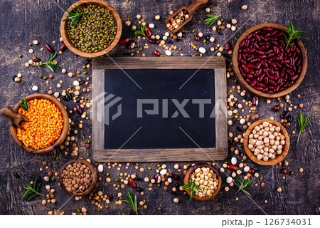 Beans, lentils, soybean, pea and chickpea 126734031