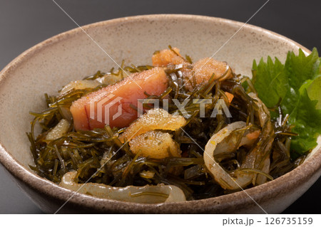 めんたい博多漬け（いか刺し　昆布入り） 126735159