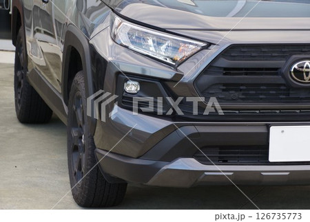 自動車イメージ　トヨタ5代目RAV4のフロントマスク 126735773