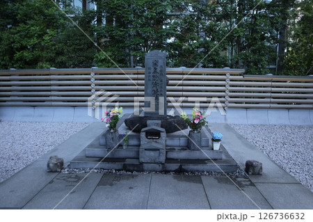 将門塚 大手町 将門塚 大手町 126736632