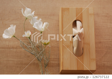 natural tissue paper made with bamboo in a tissue box natural tissue paper made with bamboo in a tissue box 126737122