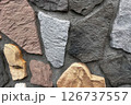 石垣に積まれた石 126737557