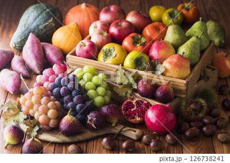 秋の野菜と果物 126738241