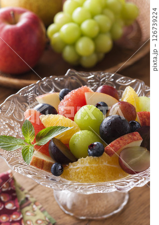 フルーツ盛り合わせ 126739224