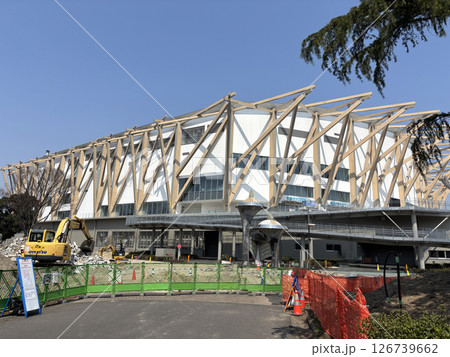 新たな愛知県体育館建設に伴い整備中の名城公園（名古屋市） 126739662