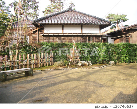 石川県金沢市の黒門前緑地の前庭 126740637