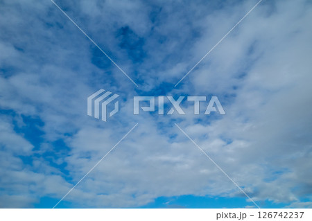 雲の多い空 雲の多い空 126742237