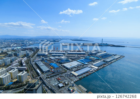 大阪ベイエリアの都市風景 中ふ頭駅周辺 大阪ベイエリアの都市風景 中ふ頭駅周辺 126742268