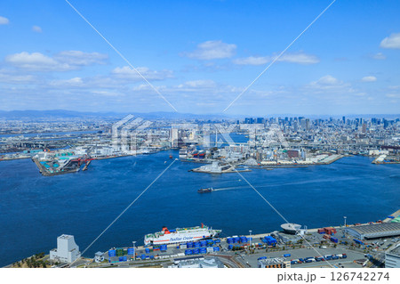 大阪ベイエリアの都市風景　海遊館方面 126742274