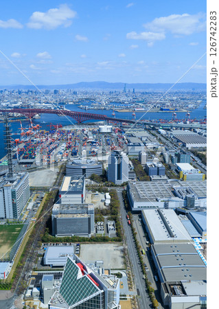 大阪ベイエリアの都市風景 港大橋方面 大阪ベイエリアの都市風景 港大橋方面 126742283