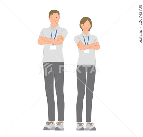 ジムの若い男女スタッフセット：笑顔で腕組み 126742739