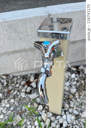正面から見た水道 126743170
