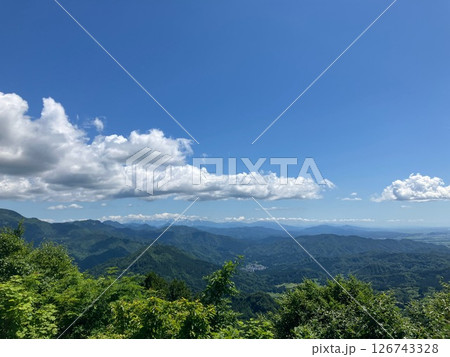 天蓋山山頂からの眺望【新潟県村上市】 126743328