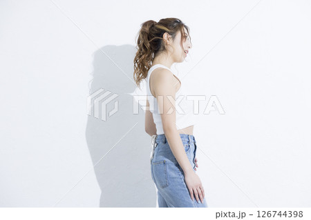 デニムの女性 126744398