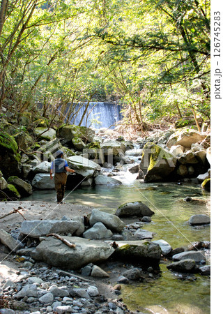 西丹沢、モロクボ沢の渓流釣り 126745283